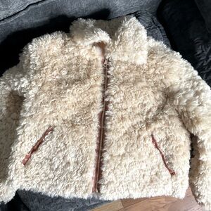 Urban Outfitters Faux Fur Teddy Zip-Up Jacket, size Medium, cream, like new!